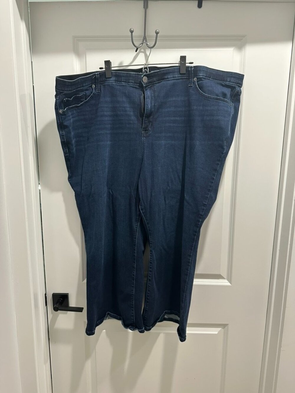 TORRID Sky High Kick Boot Super Soft Jeans size 30